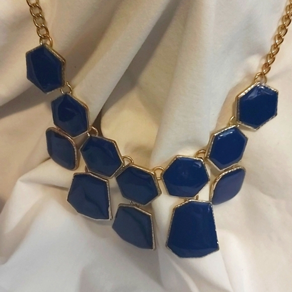 🎉FREE WITH PURCHASE🎉 Statement Jewelry Sets - Picture 5 of 8